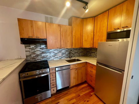 Tiny photo for 2400 N Lakeview Avenue #1007, Chicago, IL 60614 (MLS # 12790382)