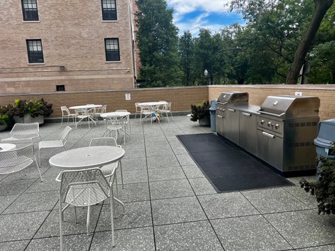 Tiny photo for 2400 N Lakeview Avenue #1007, Chicago, IL 60614 (MLS # 12790382)