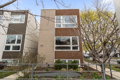 3124 N Sacramento Avenue Chicago IL 60618