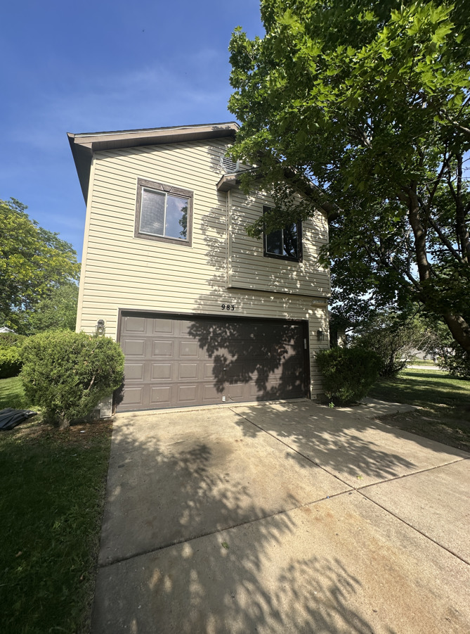 983 Valleyview Drive