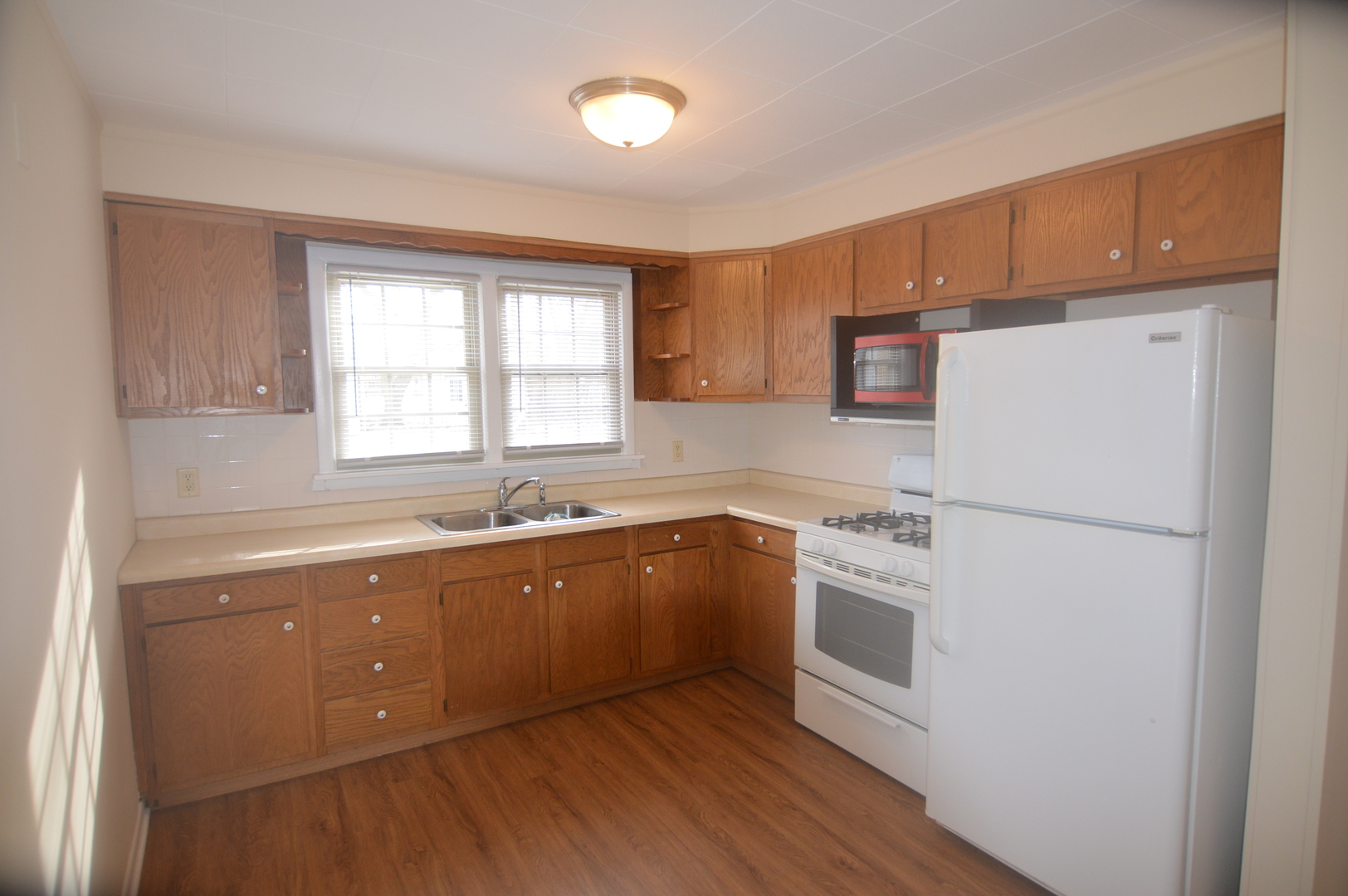 28601 N Washington Avenue