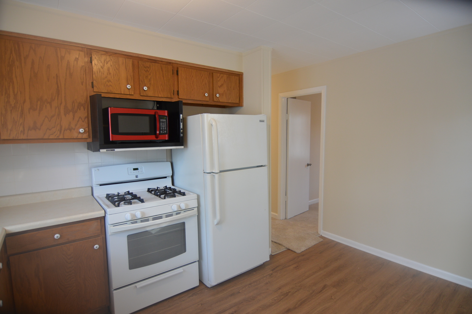 28601 N Washington Avenue