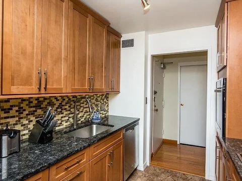 Tiny photo for 3550 N Lake Shore Drive #301, Chicago, IL 60657 (MLS # 12646112)