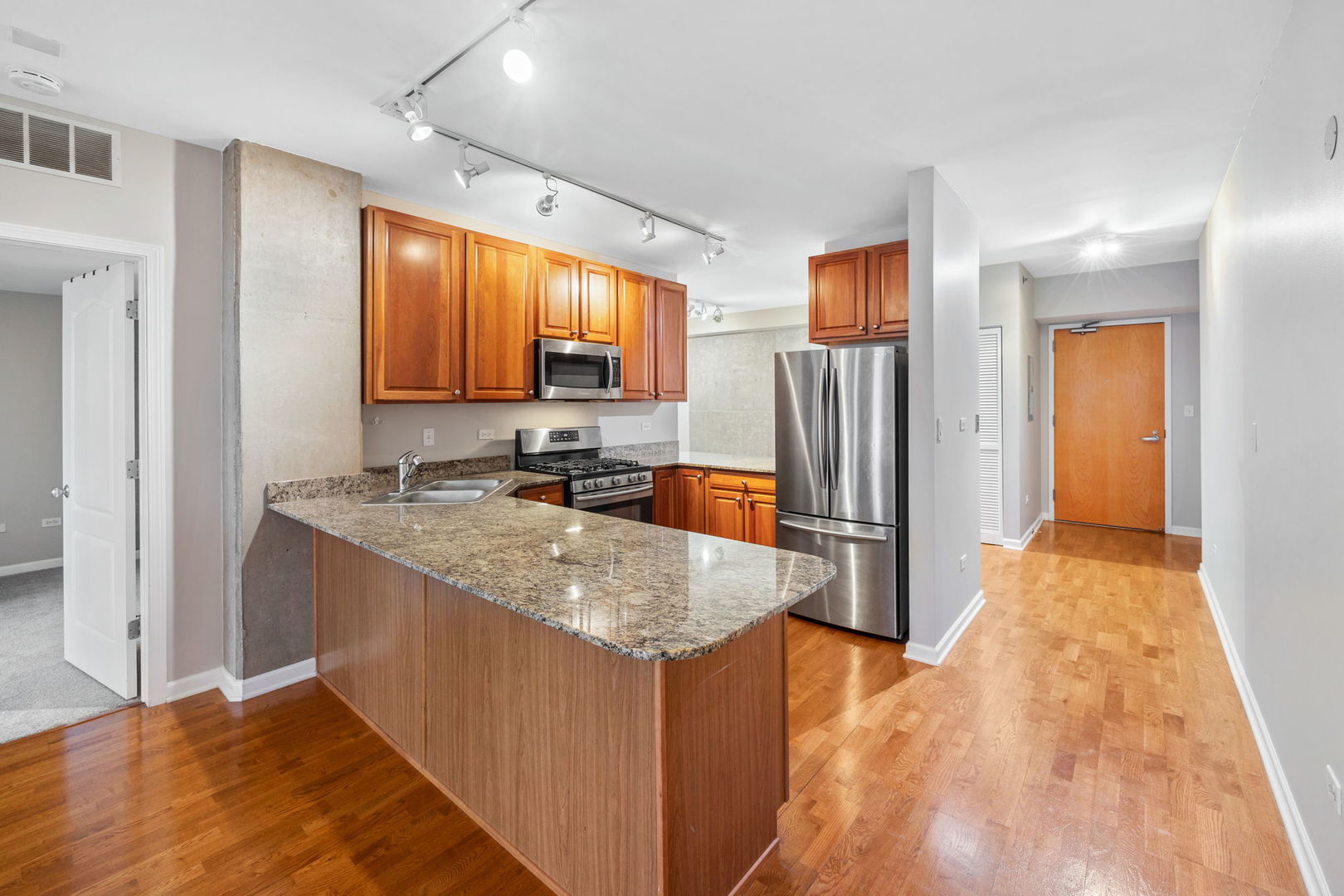 1212 N WELLS Street 502