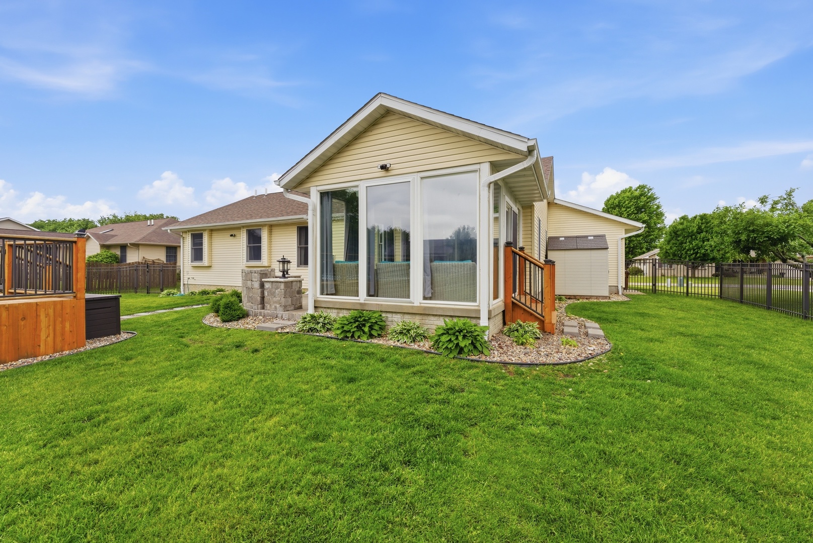 1629 Golfview Court