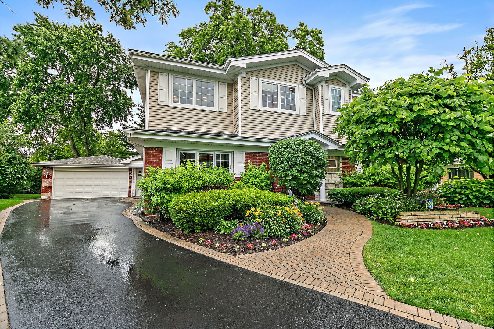 404 Sunset Drive