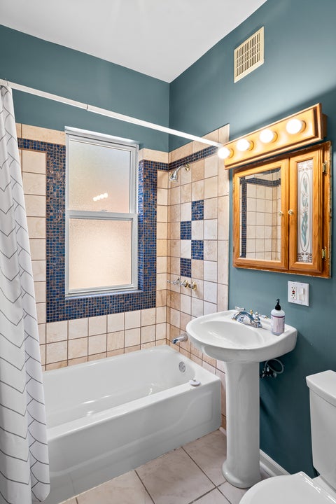Tiny photo for 5437 S Hyde Park Boulevard #3S, Chicago, IL 60615 (MLS # 12681173)
