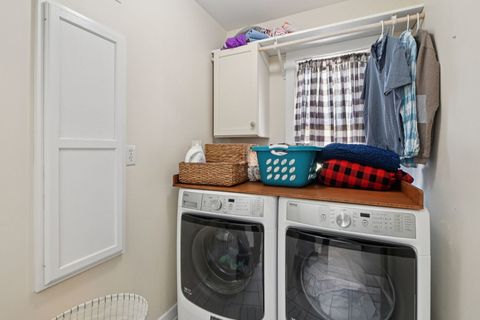 Tiny photo for 108 S River Lane, Geneva, IL 60134 (MLS # 12457151)