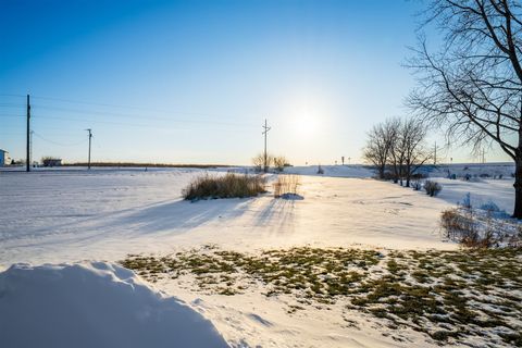 Tiny photo for 202 Comet Lane, Heyworth, IL 61745 (MLS # 12534392)