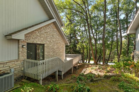 Tiny photo for 15 Laurel Oak Court, Burr Ridge, IL 60527 (MLS # 12485138)