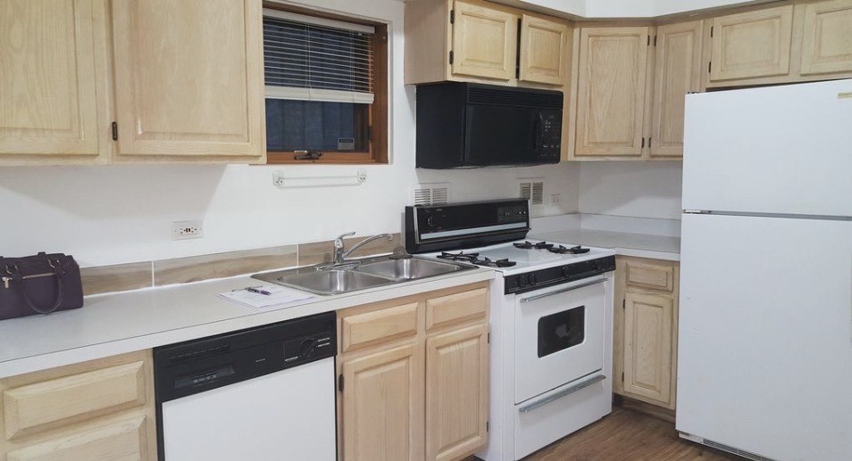 1520 W Superior Street G