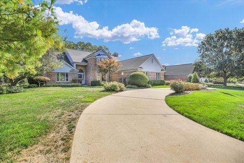 Photo of 1806 Bentbrook Drive, Champaign, IL 61822 (MLS # 12482100)