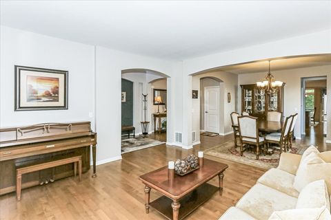 Tiny photo for 130 Regency Drive, Bartlett, IL 60103 (MLS # 12465880)