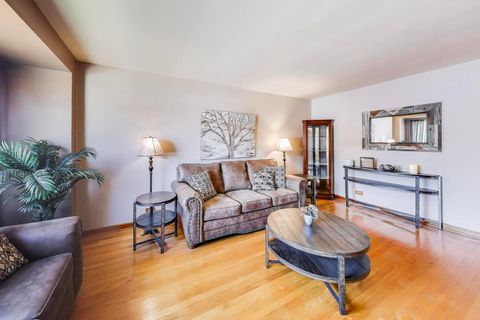 Tiny photo for 9422 S Spaulding Avenue, Evergreen Park, IL 60805 (MLS # 12591358)