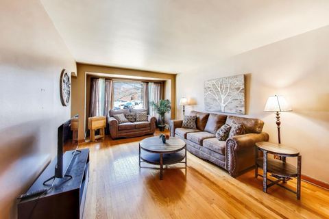 Tiny photo for 9422 S Spaulding Avenue, Evergreen Park, IL 60805 (MLS # 12591358)