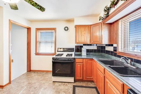 Tiny photo for 9422 S Spaulding Avenue, Evergreen Park, IL 60805 (MLS # 12591358)