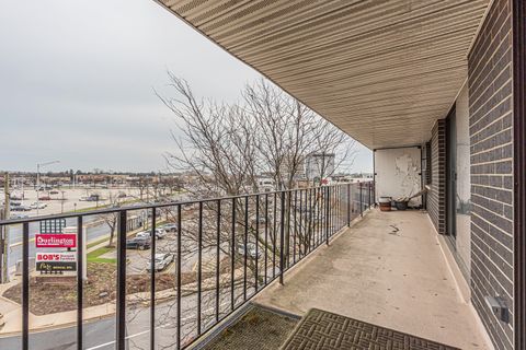 Tiny photo for 4901 Golf Road #410, Skokie, IL 60077 (MLS # 12606314)