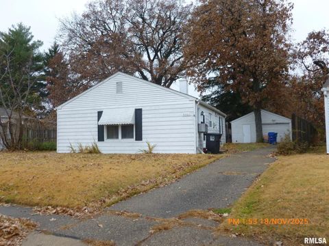 Photo of 3703 13TH Avenue, Moline, IL 61265 (MLS # QC4269731)