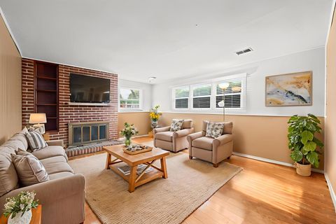 Tiny photo for 3590 Winston Drive, Hoffman Estates, IL 60192 (MLS # 12491980)