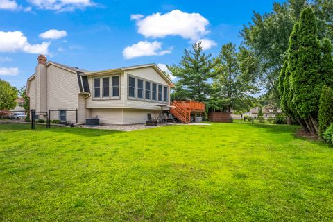 Tiny photo for 3590 Winston Drive, Hoffman Estates, IL 60192 (MLS # 12491980)