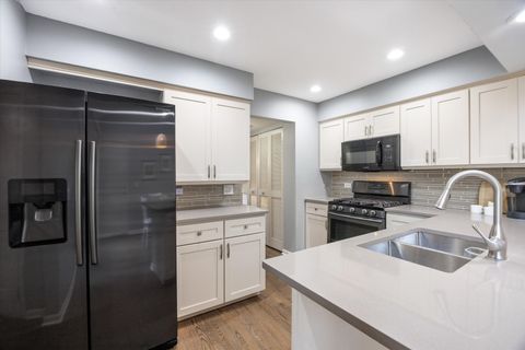 Tiny photo for 2612 Ashley Woods Drive, Westchester, IL 60154 (MLS # 12598324)