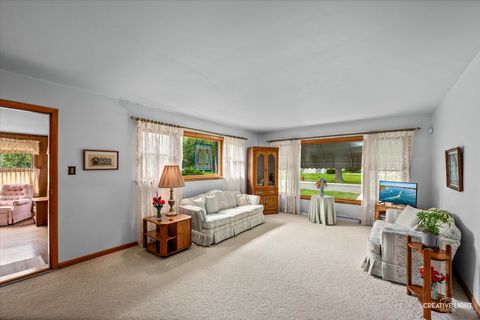 Tiny photo for 12045 Greenwood Avenue, Blue Island, IL 60406 (MLS # 12458064)