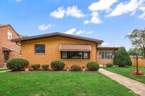 Tiny photo for 12045 Greenwood Avenue, Blue Island, IL 60406 (MLS # 12458064)