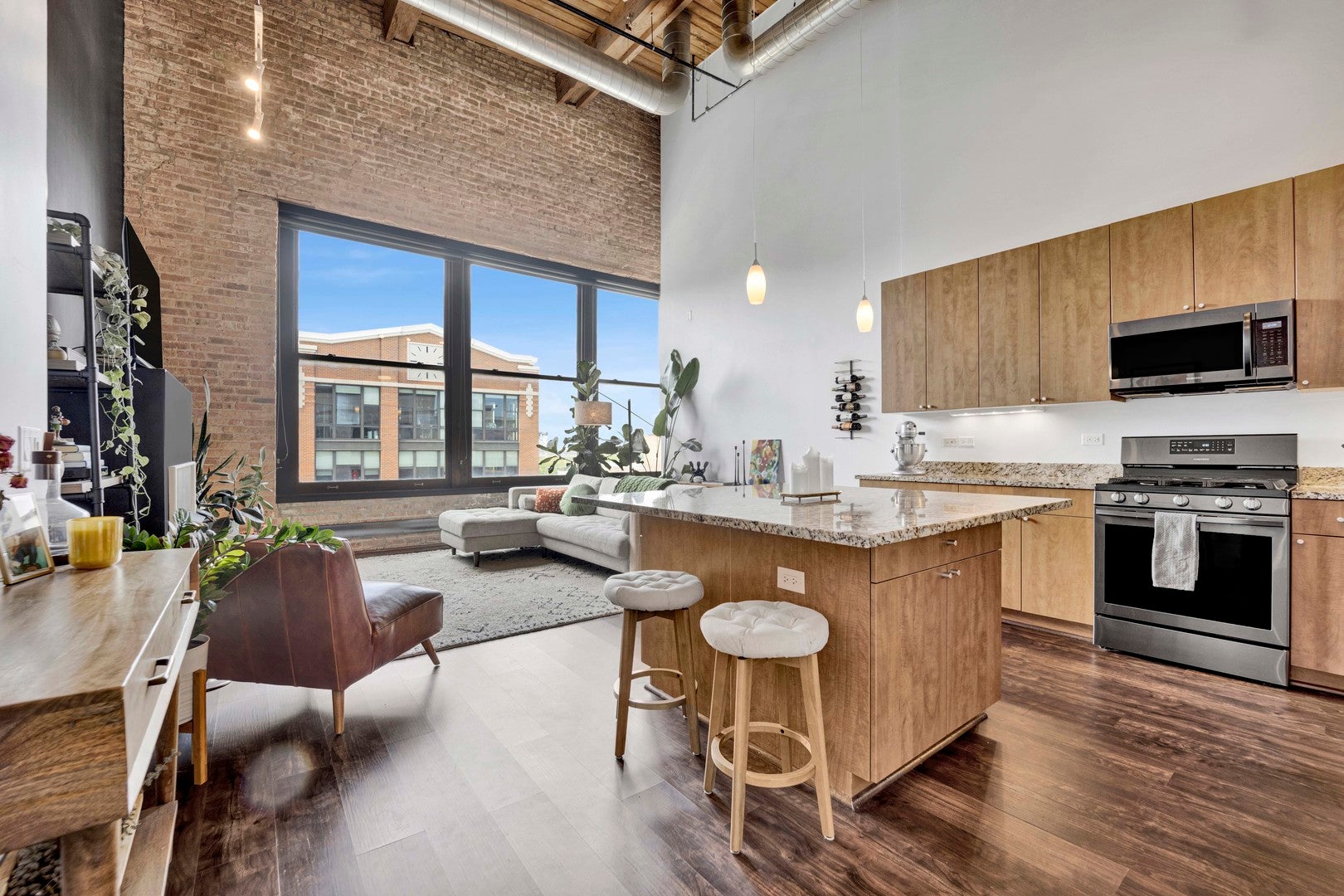 2303 S MICHIGAN Avenue 507