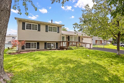 Photo of 148 Bedford Road, Bolingbrook, IL 60440 (MLS # 12702661)
