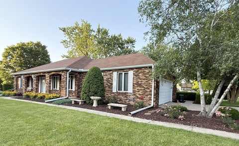 Tiny photo for 300 Fieldstone Lane, Dixon, IL 61021 (MLS # 12628049)