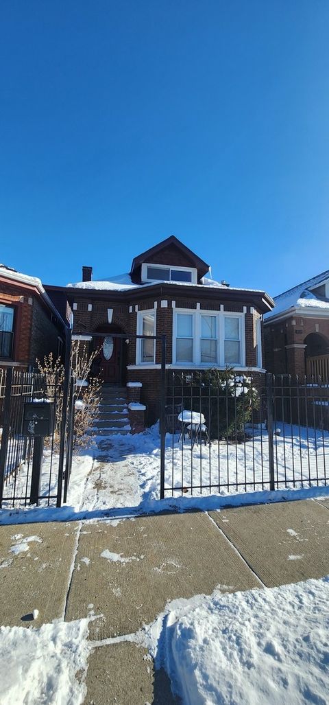 8727 S WINCHESTER Avenue Chicago IL 60620