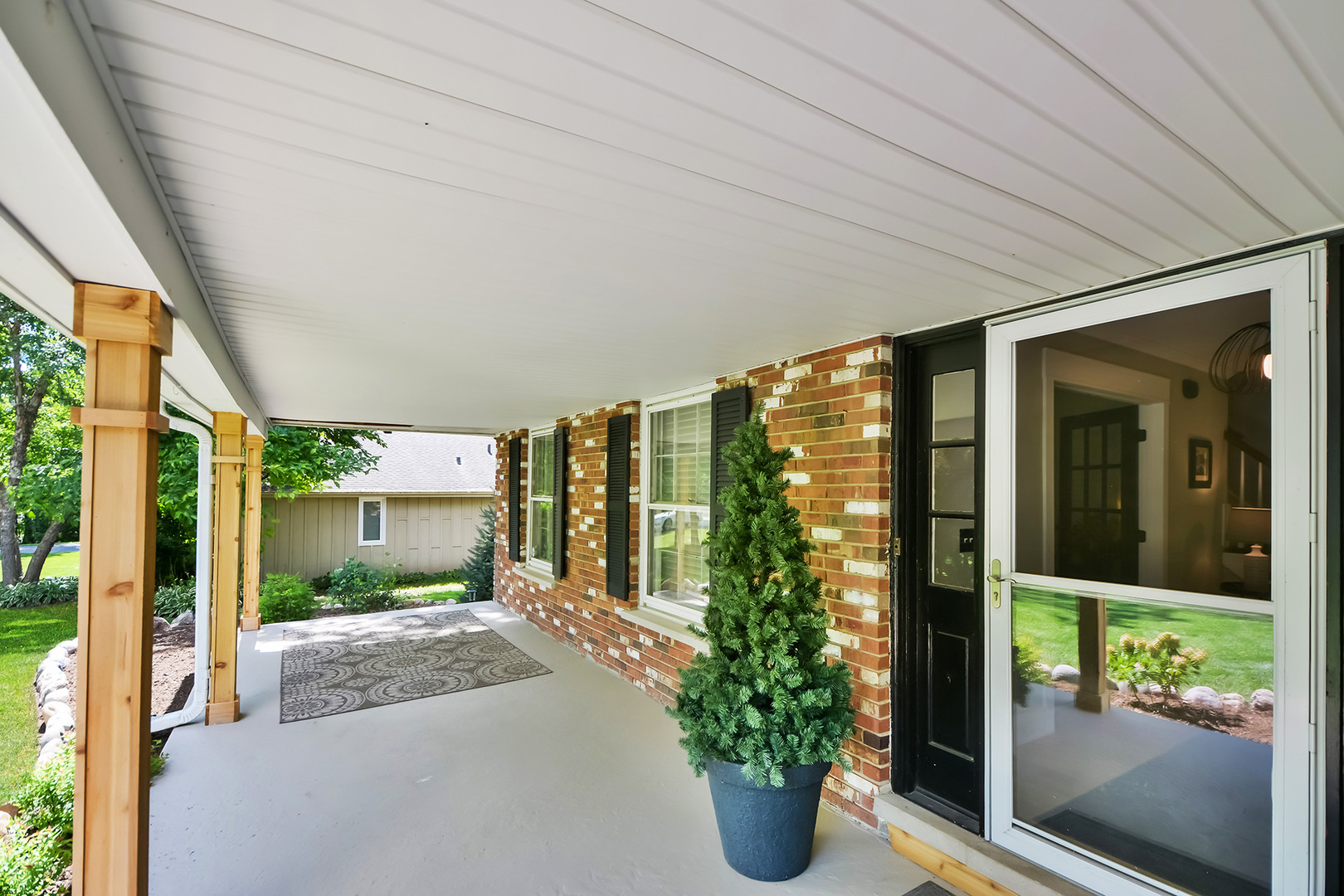 352 Windsor Lane