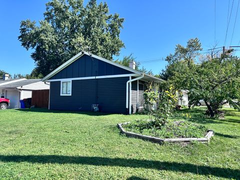 Tiny photo for 57 Robin Road, Carpentersville, IL 60110 (MLS # 12420892)