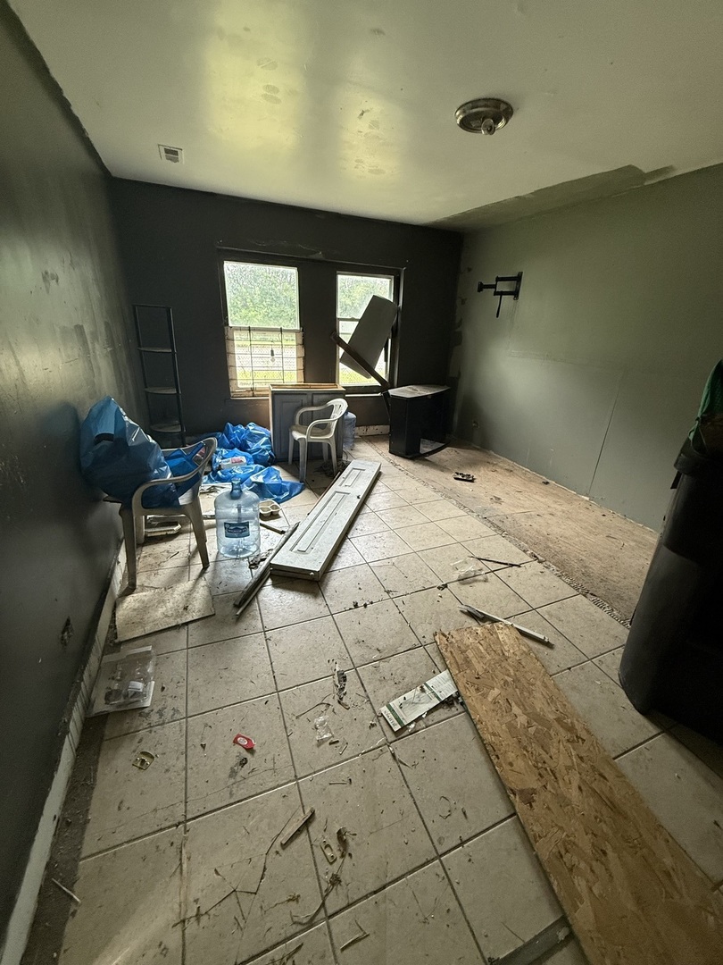 10611 S COTTAGE GROVE Avenue