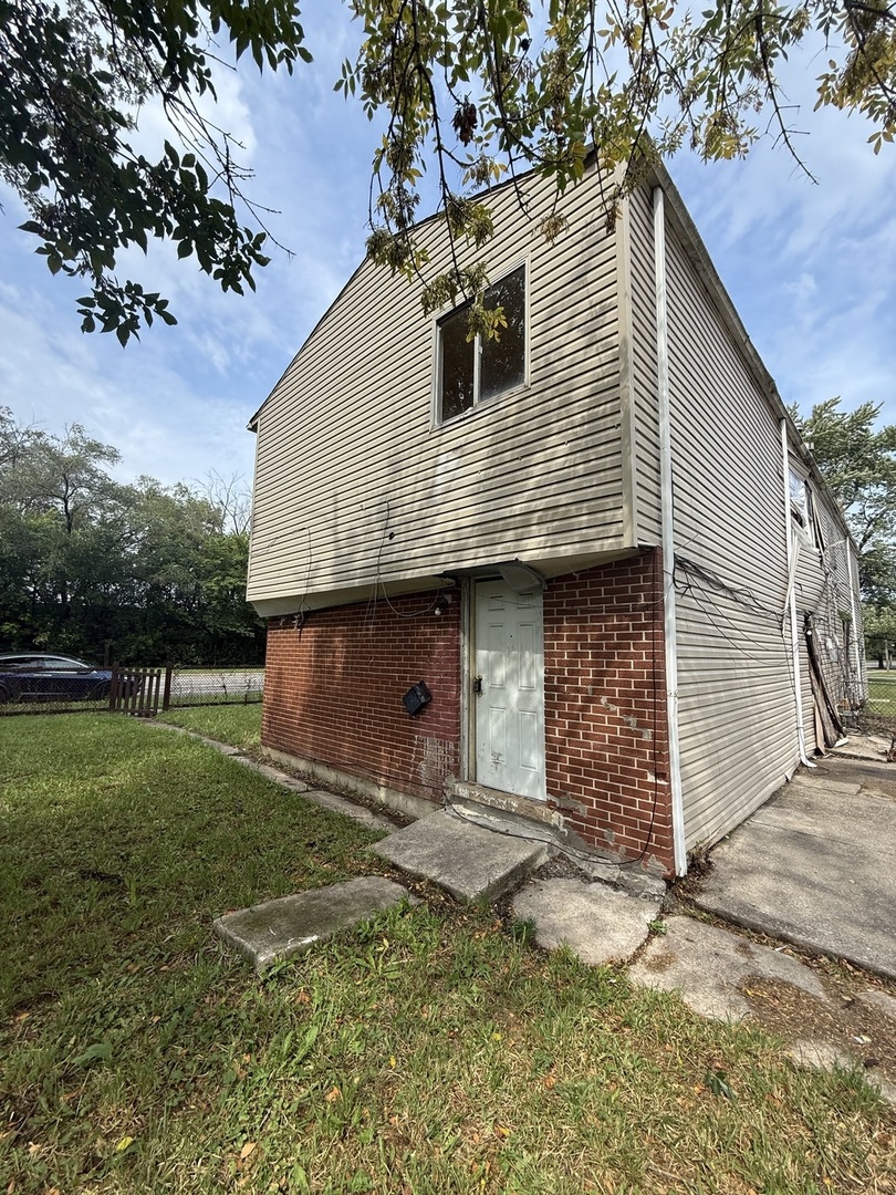 10611 S COTTAGE GROVE Avenue