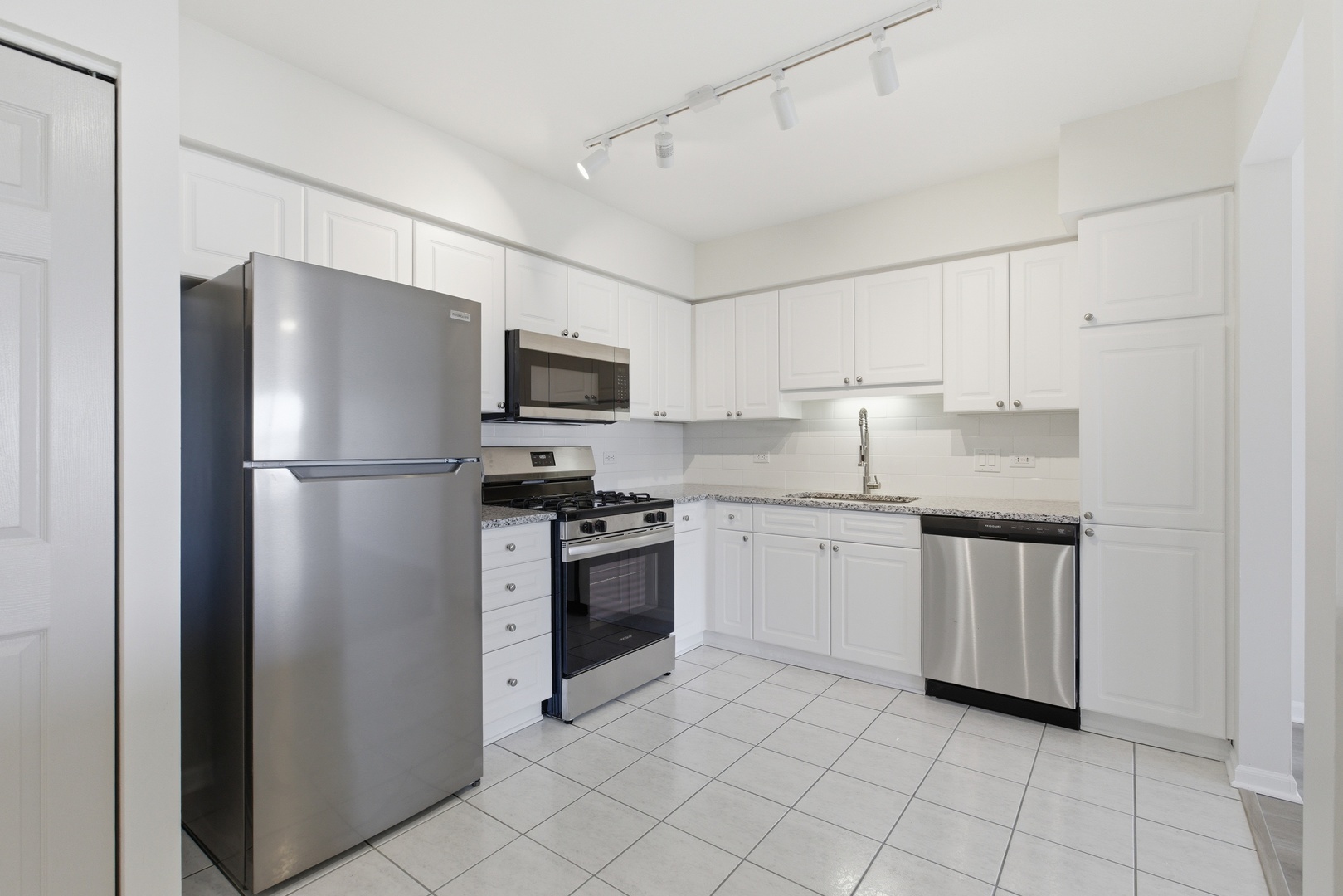 7051 W Touhy Avenue 610