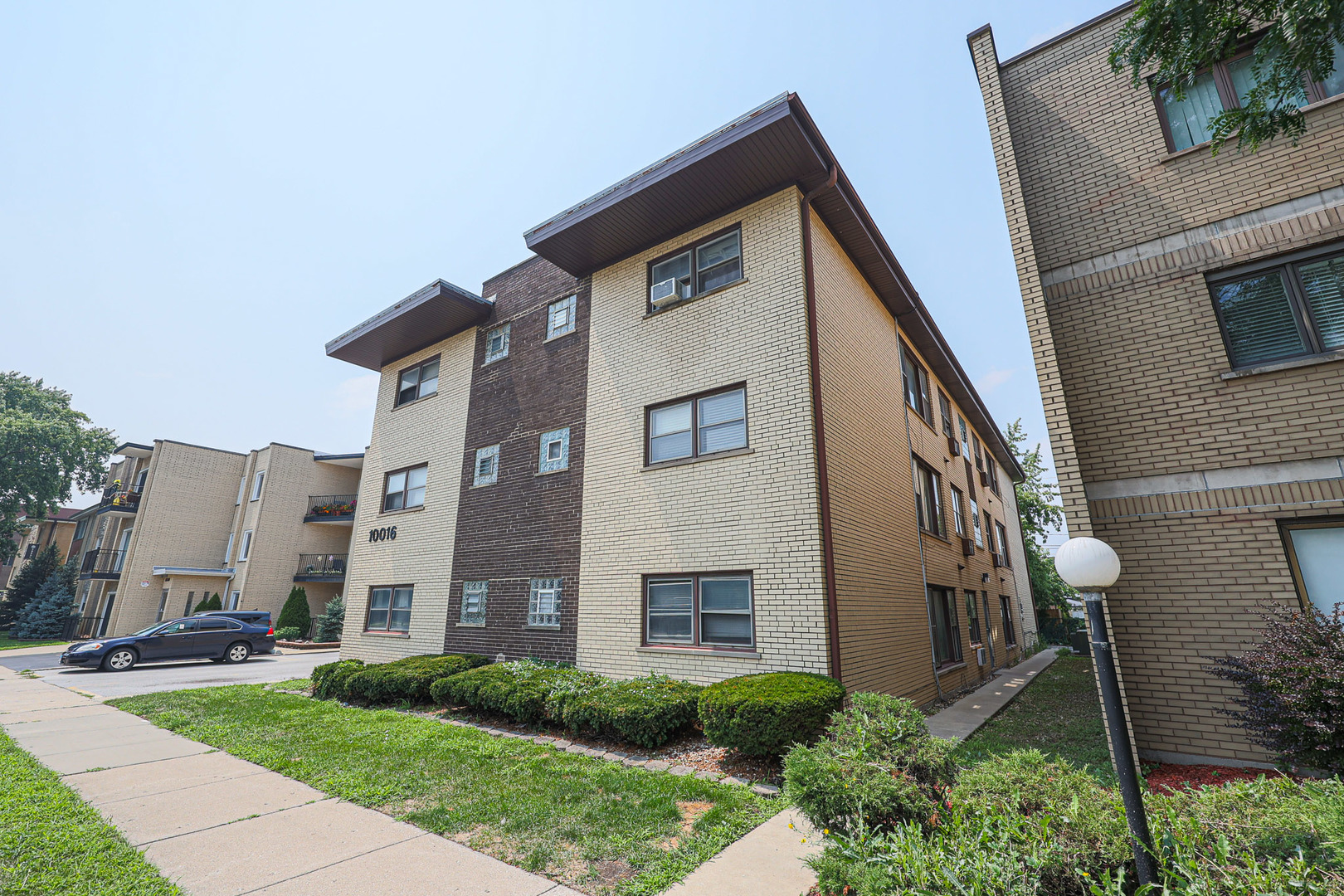 10016 S Pulaski Road 3