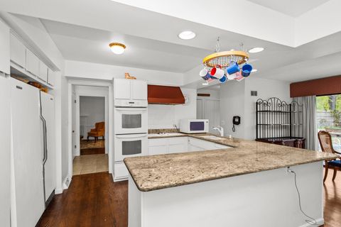 Tiny photo for 28 Plymouth Court, Lincolnshire, IL 60069 (MLS # 12522402)