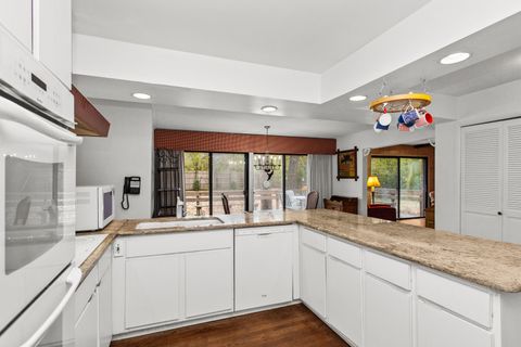 Tiny photo for 28 Plymouth Court, Lincolnshire, IL 60069 (MLS # 12522402)