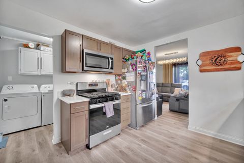 Tiny photo for 7022 W 114th Place, Worth, IL 60482 (MLS # 12634745)