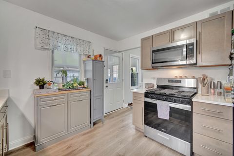 Tiny photo for 7022 W 114th Place, Worth, IL 60482 (MLS # 12634745)