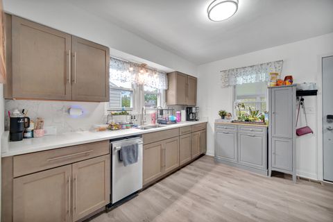Tiny photo for 7022 W 114th Place, Worth, IL 60482 (MLS # 12634745)