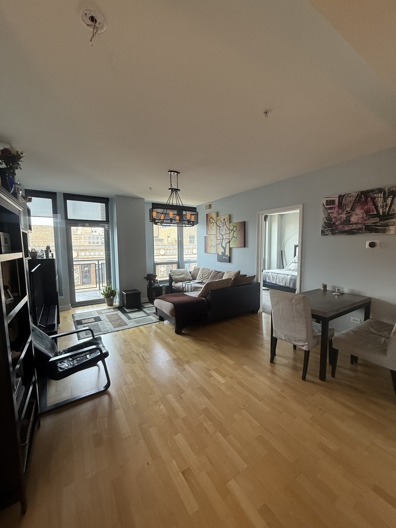 565 W Quincy Street 1108