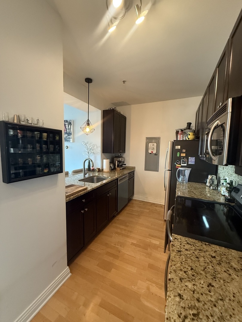 565 W Quincy Street 1108