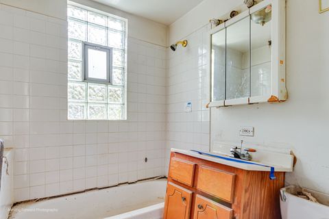 Tiny photo for 7327 S Kenwood Avenue, Chicago, IL 60619 (MLS # 12482888)