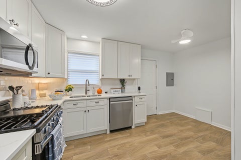 Tiny photo for 1802 Innercircle Drive, Crest Hill, IL 60403 (MLS # 12768108)