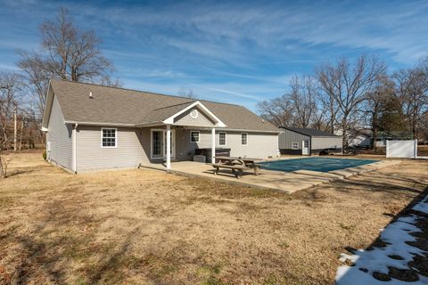 Tiny photo for 1144 W Webster Street, Benton, IL 62812 (MLS # 12566666)