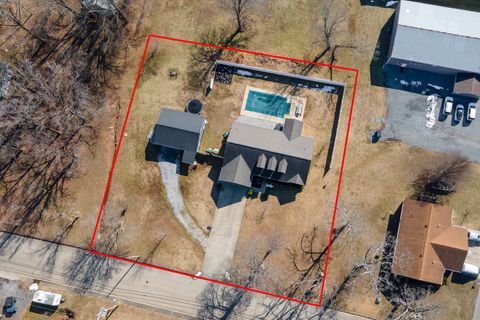 Tiny photo for 1144 W Webster Street, Benton, IL 62812 (MLS # 12566666)