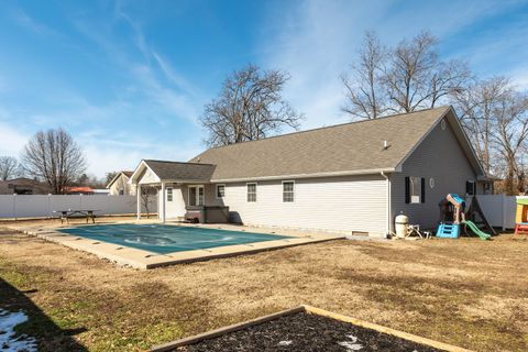 Tiny photo for 1144 W Webster Street, Benton, IL 62812 (MLS # 12566666)