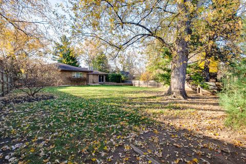 Tiny photo for 939 Ridgeland Avenue, Mundelein, IL 60060 (MLS # 12519654)